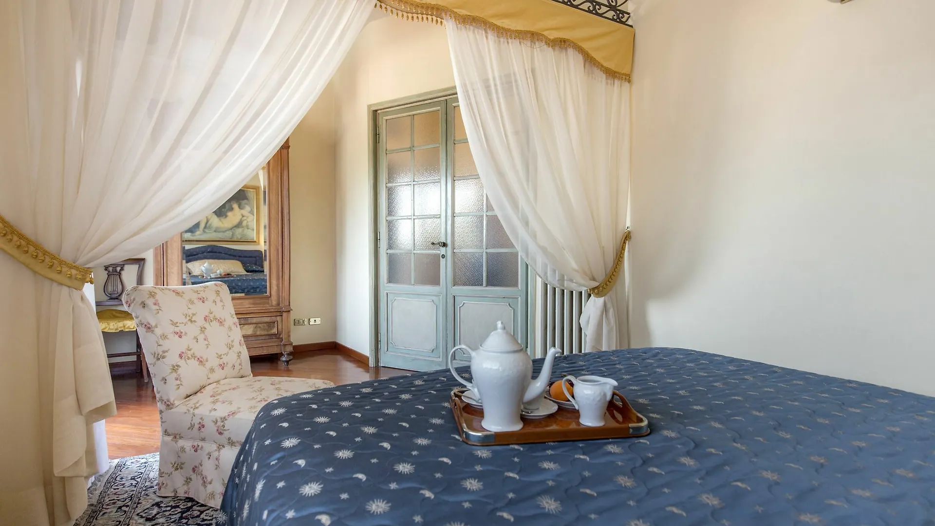 Bb Charme - Ponte Vecchio Apartment Florence