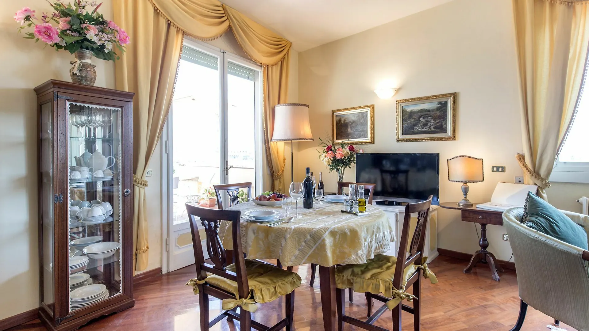 Bb Charme - Ponte Vecchio Apartment Florence Italy
