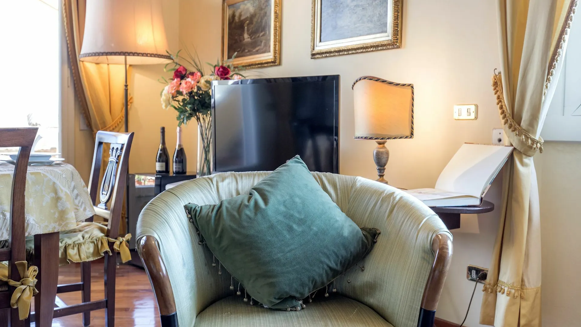 Bb Charme - Ponte Vecchio Apartment Florence 0*,