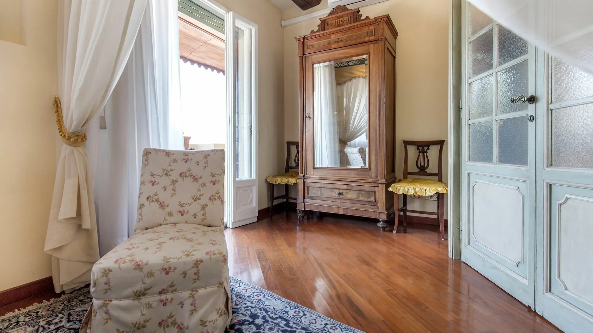 Bb Charme - Ponte Vecchio Apartment Florence